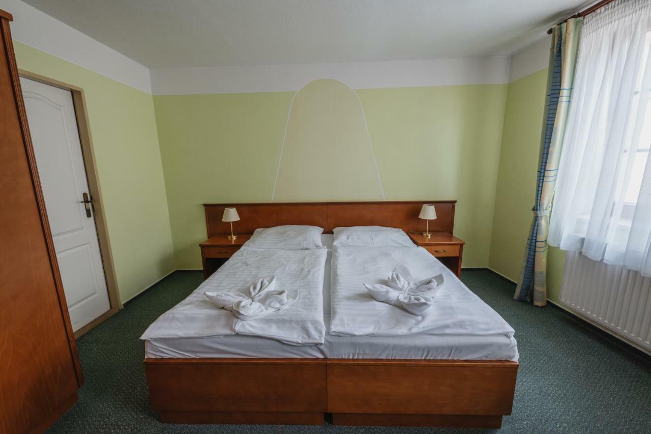 Hotel Taverna Javorník Dış mekan fotoğraf