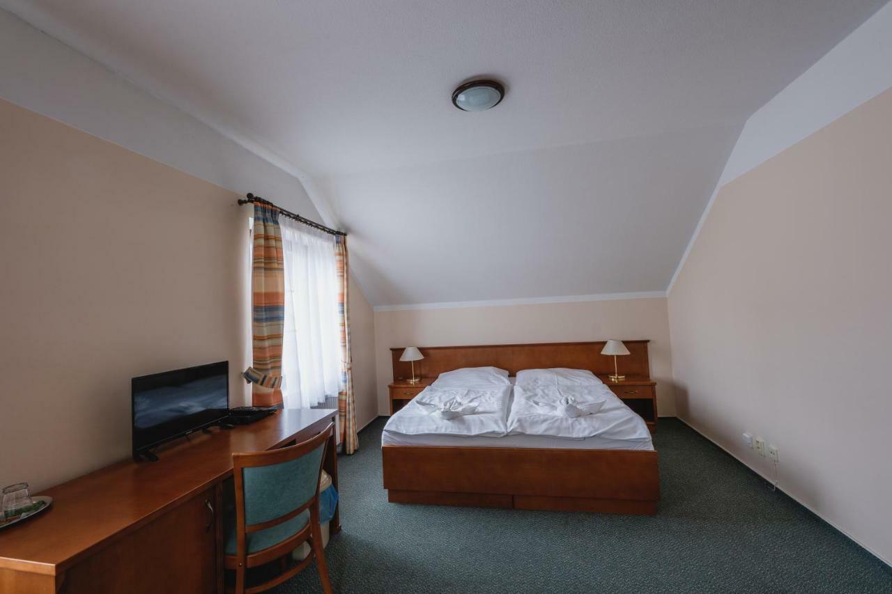 Hotel Taverna Javorník Dış mekan fotoğraf